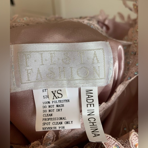 Beautiful youth pink special occasion dress. Size XS. Worn once. - Picture 3 of 6